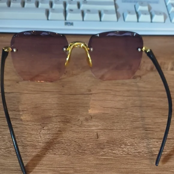 Diamond Cut Rimless Sunglasses | "Shattered" Edge Gold Tinted Shades - Picture 8 of 8